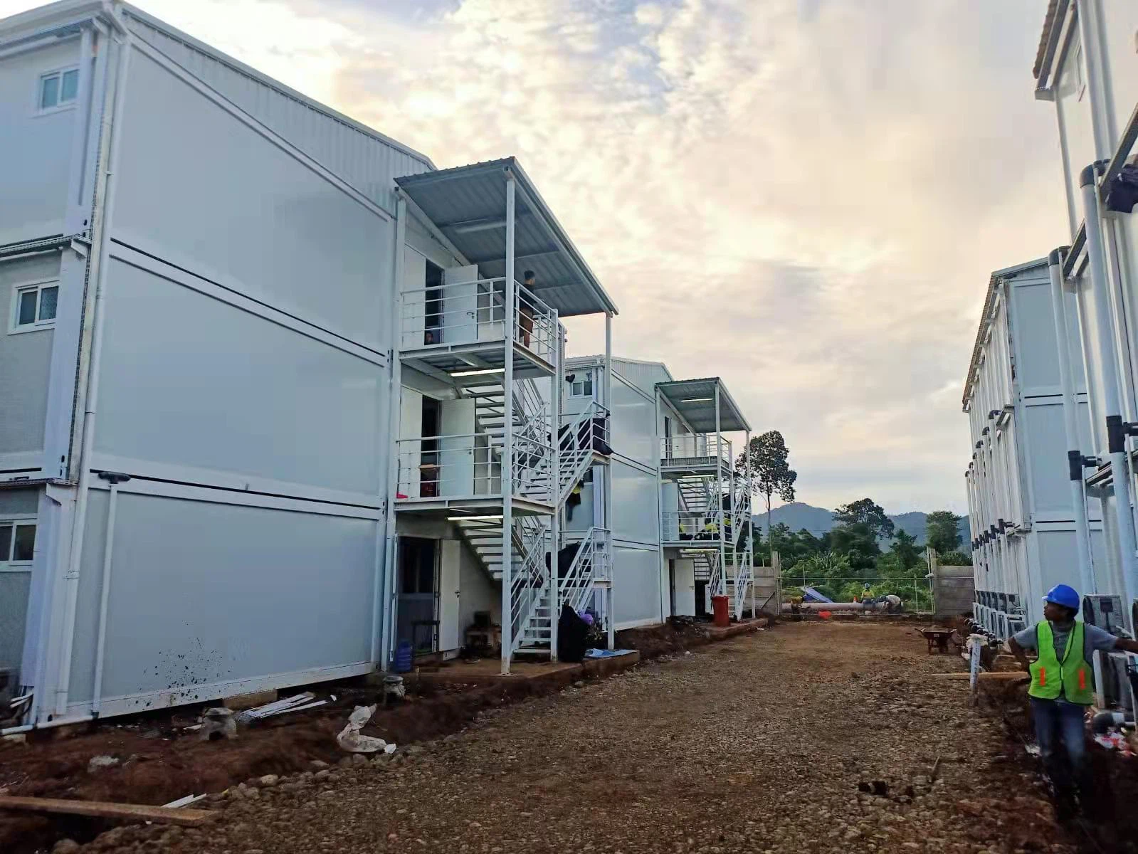 7-flatpack container house camp with ensuite 7-flatpack container house camp with ensuite