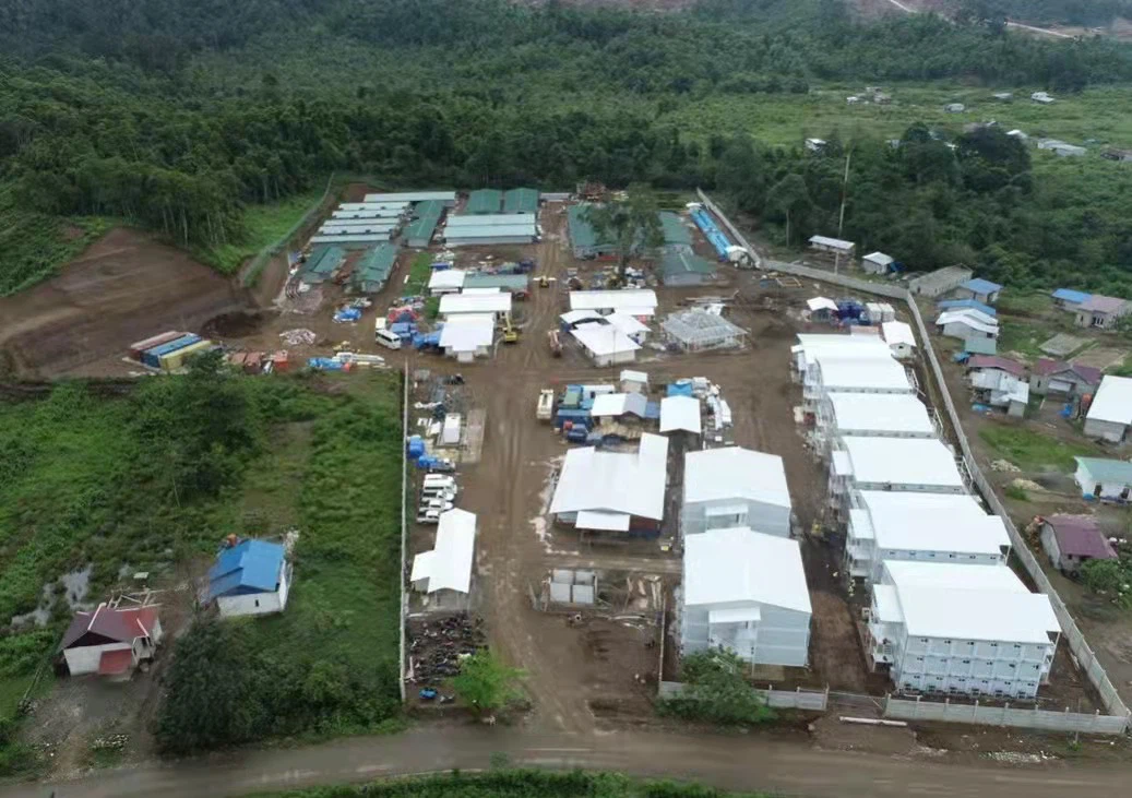 8-flatpack container house camp with ensuite 8-flatpack container house camp with ensuite